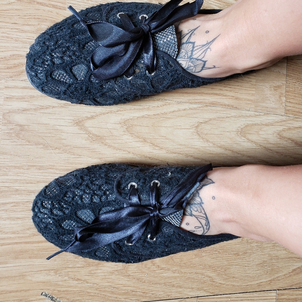 Flat lace black and silver dress shoes size 6